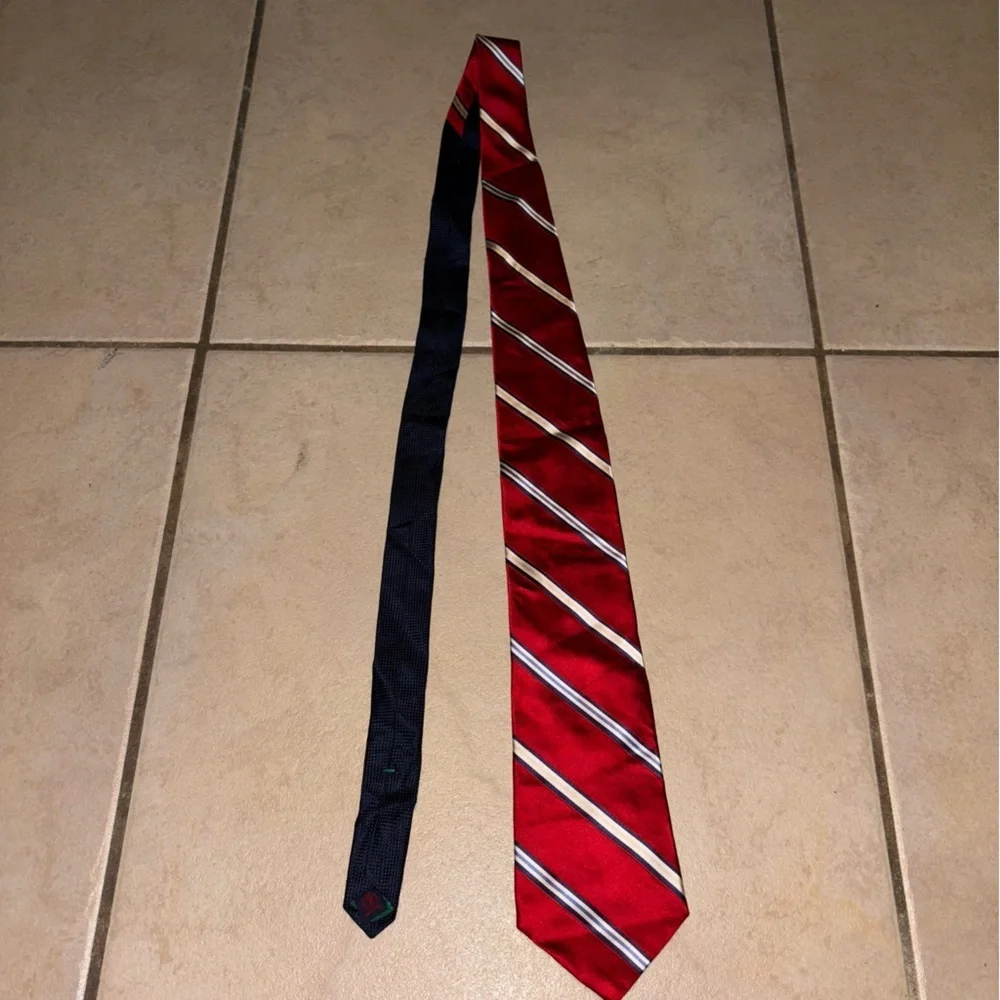 Tommy Hilfiger bold red