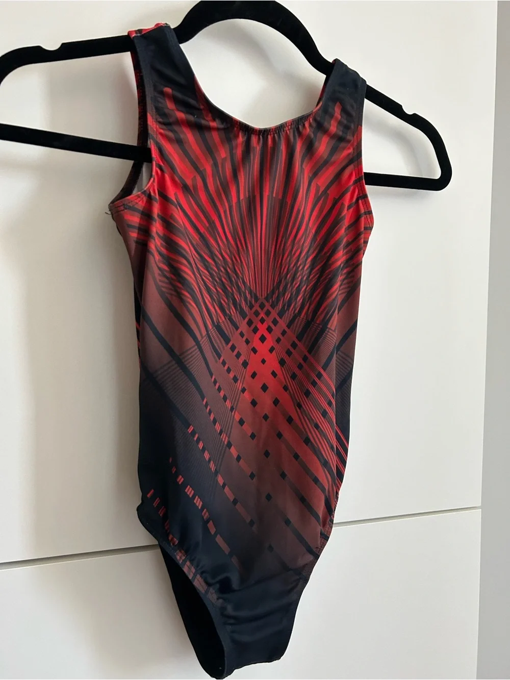 Destira black red