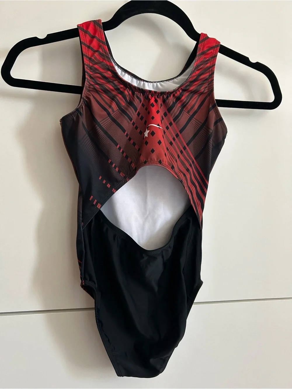 Destira black red