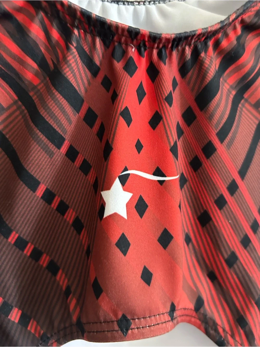 Destira black red