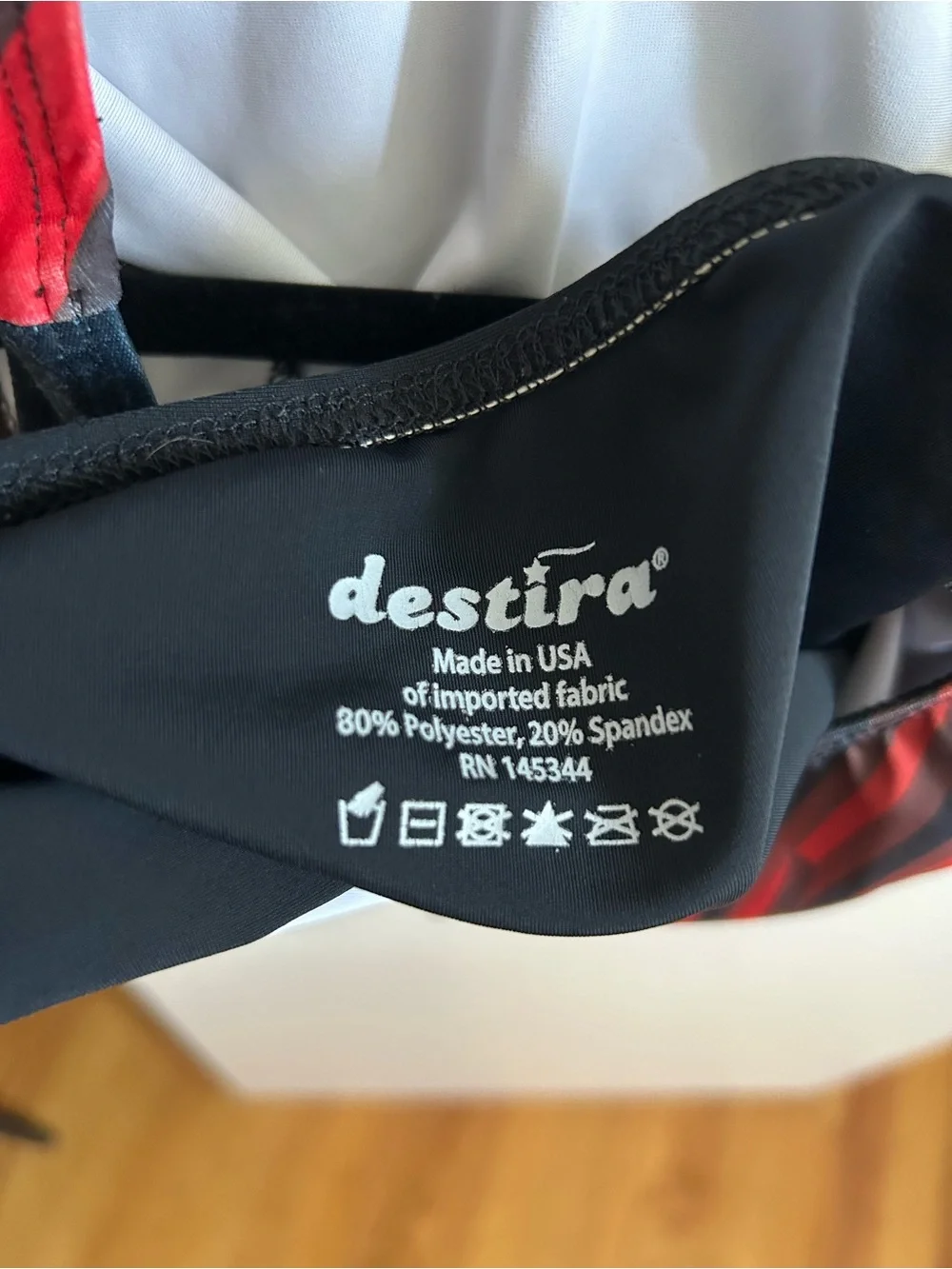 Destira black red