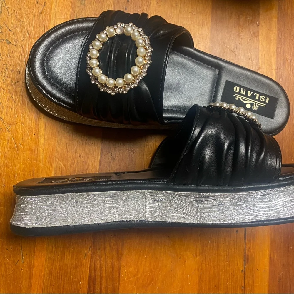 Island Company elegant black