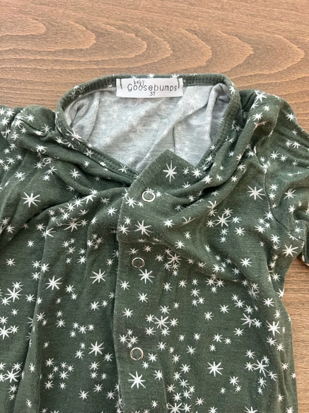 Goosebumps soft green