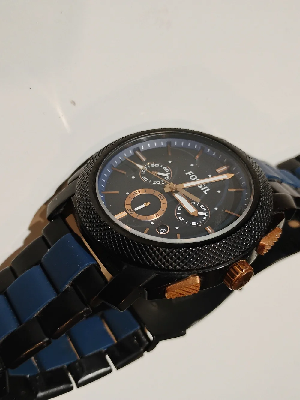 Fossil stylish wristwatch