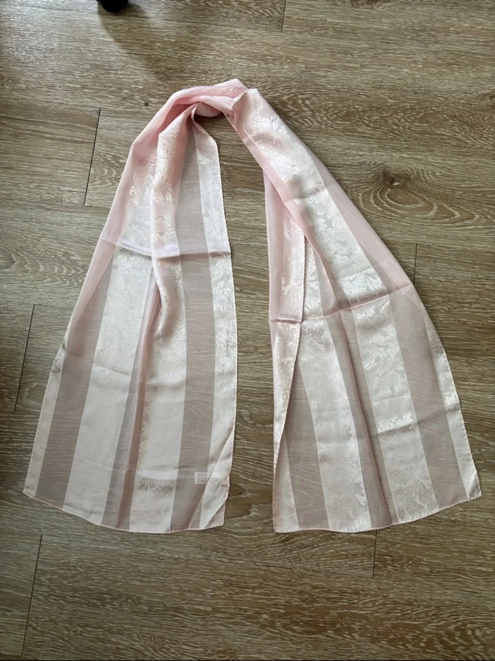 Oscar de la Renta 100% silk