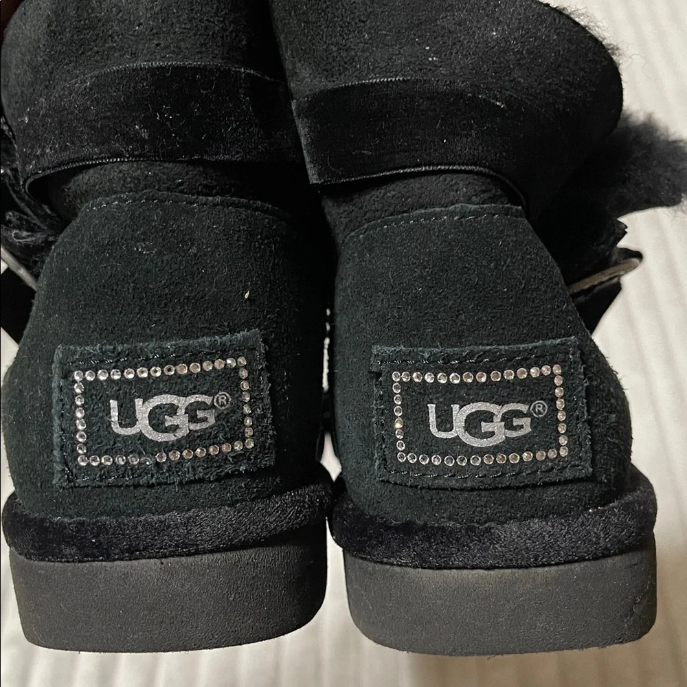 UGG stylish black