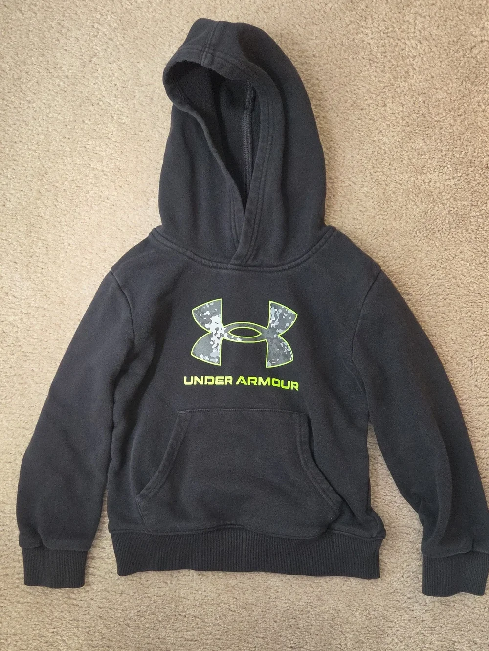 Under Armour Pull Over Hoddie