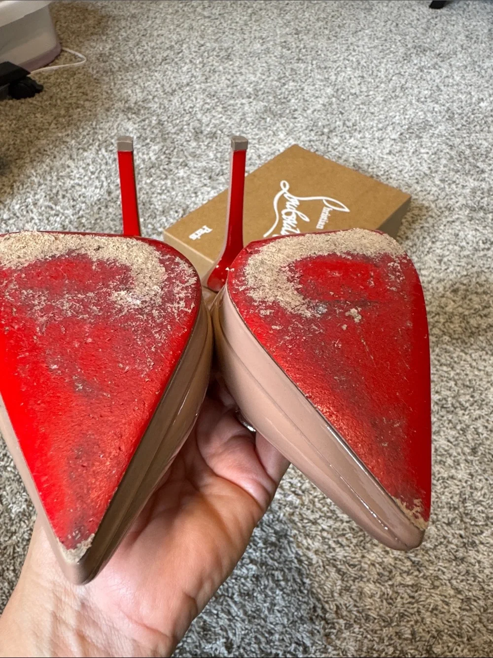 Christian Louboutin many red recognition