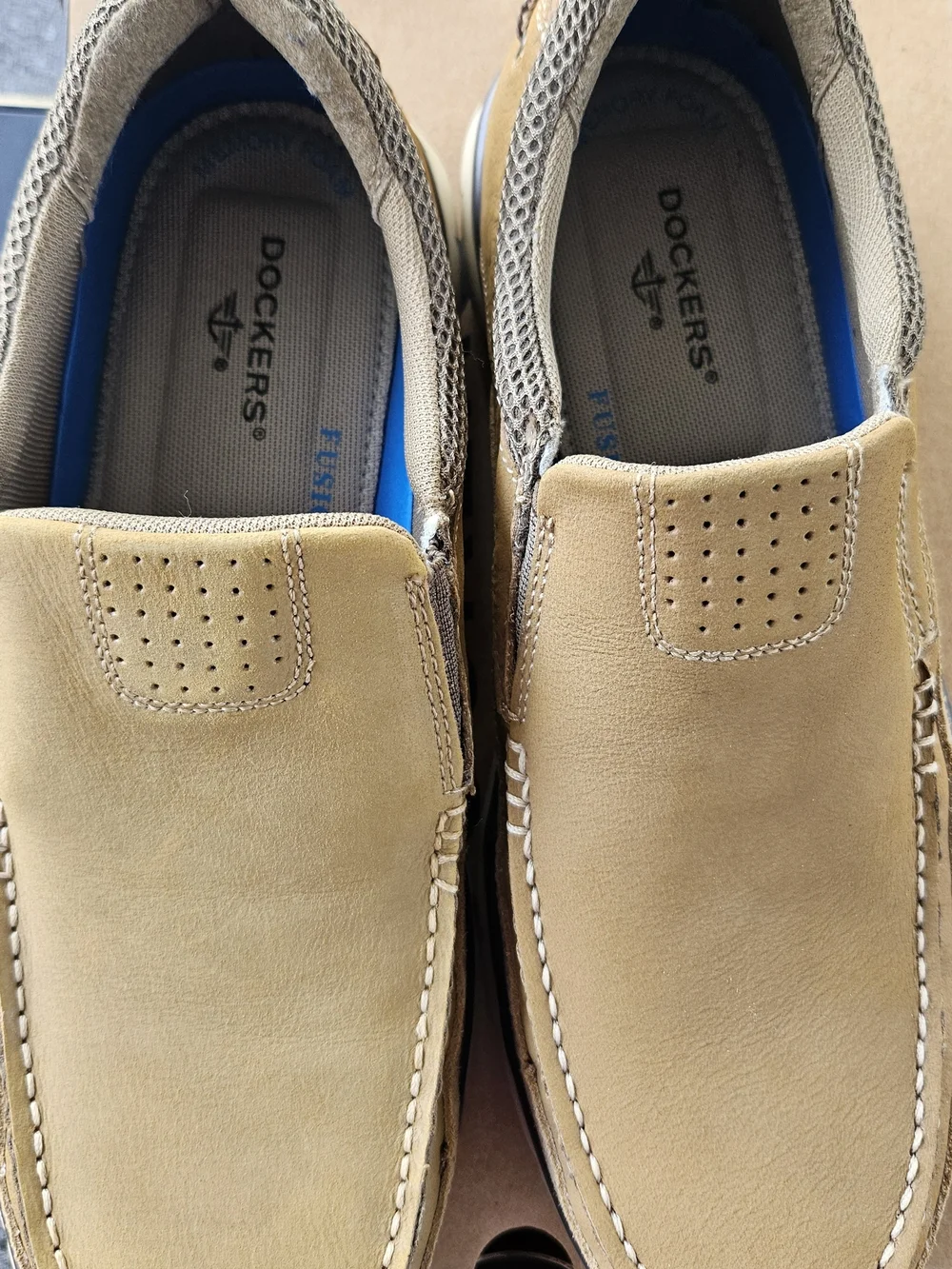 Dockers casual slip