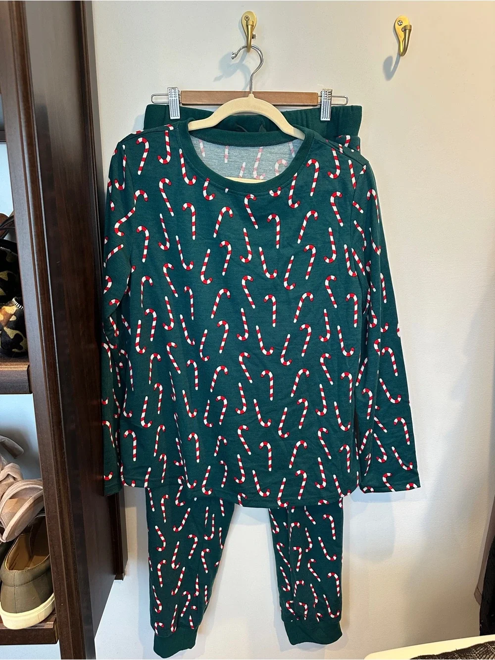 Source Unknown Green Candy Cane Women's Pajama Set