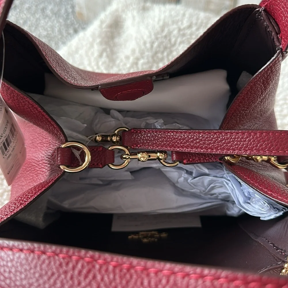 Coach easygoing silhouette
