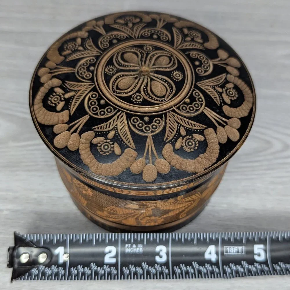 Vintage round wooden