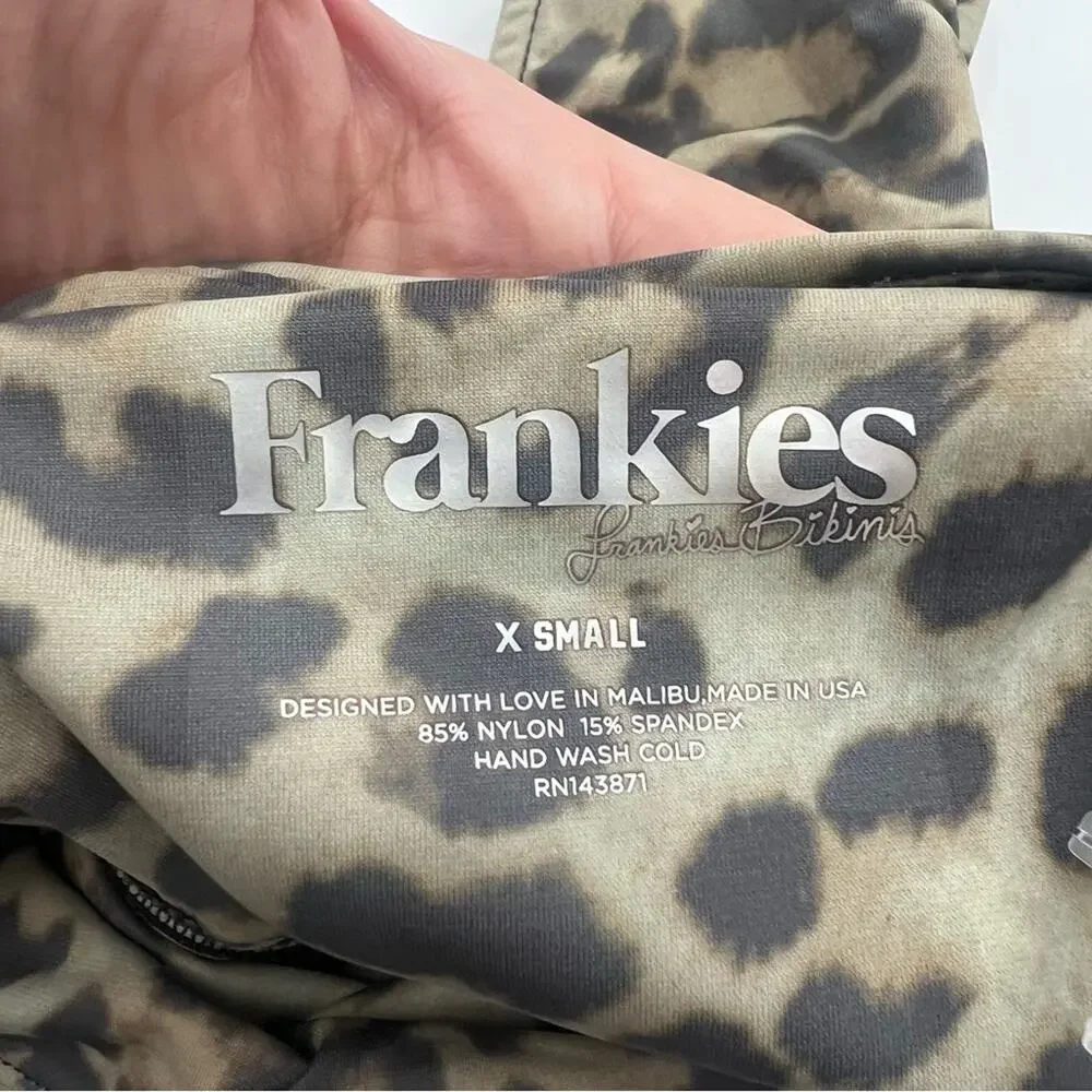 Frankies Bikinis nwt
