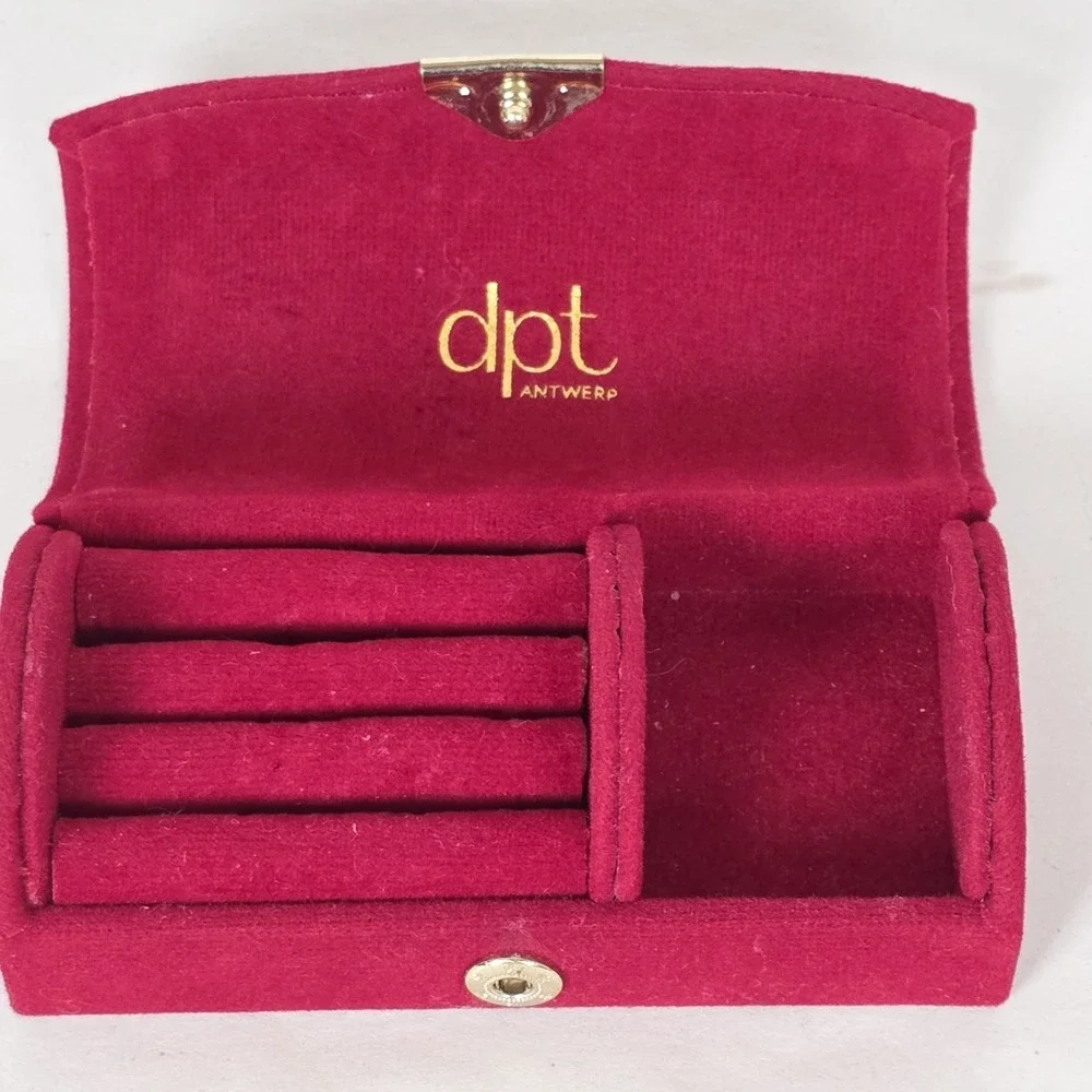 DPT Vintage Red‎ Velvet Travel Jewelry Box Case Clamshell Style Lined 4x2.25 In