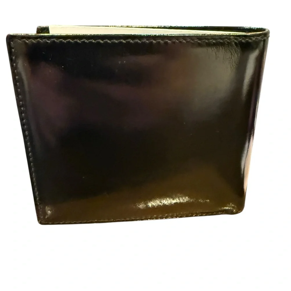 Gucci Men’s Black Leather Bi Fold Wallet Silver tone G Logo