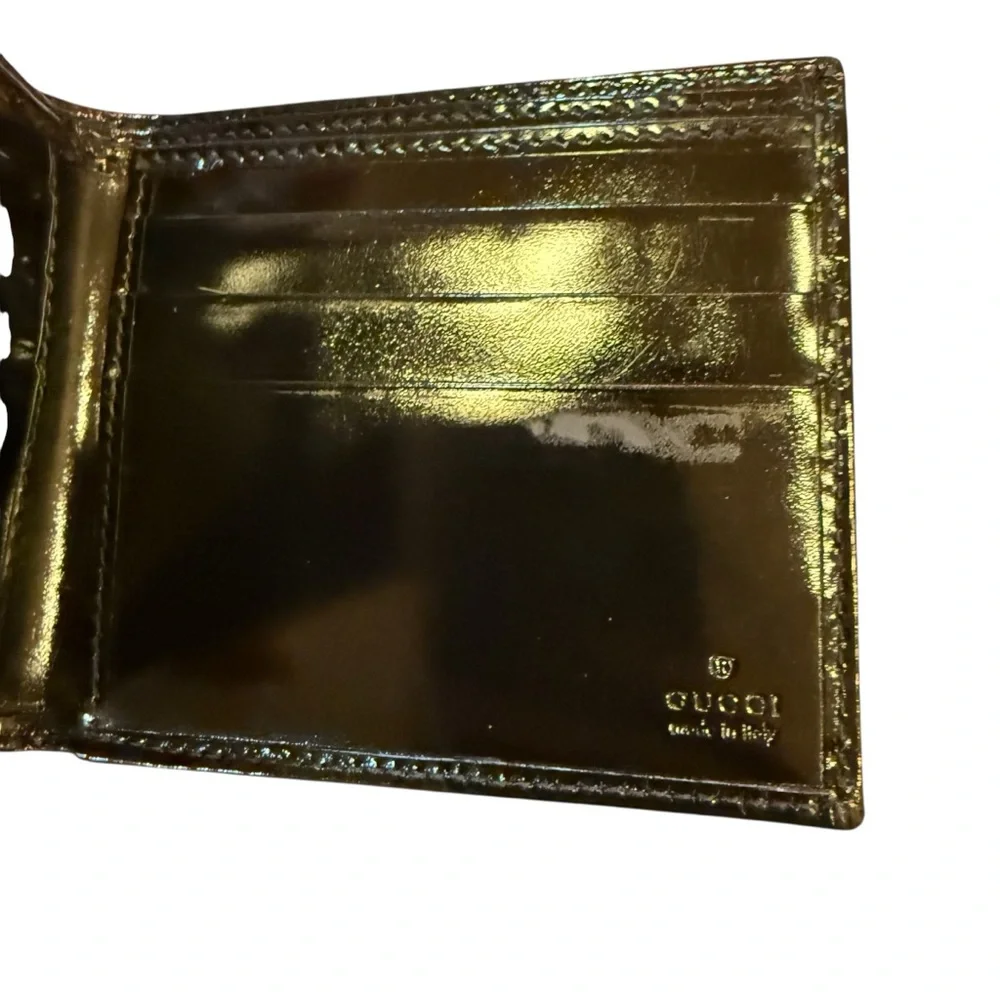 Gucci Men’s Black Leather Bi Fold Wallet Silver tone G Logo