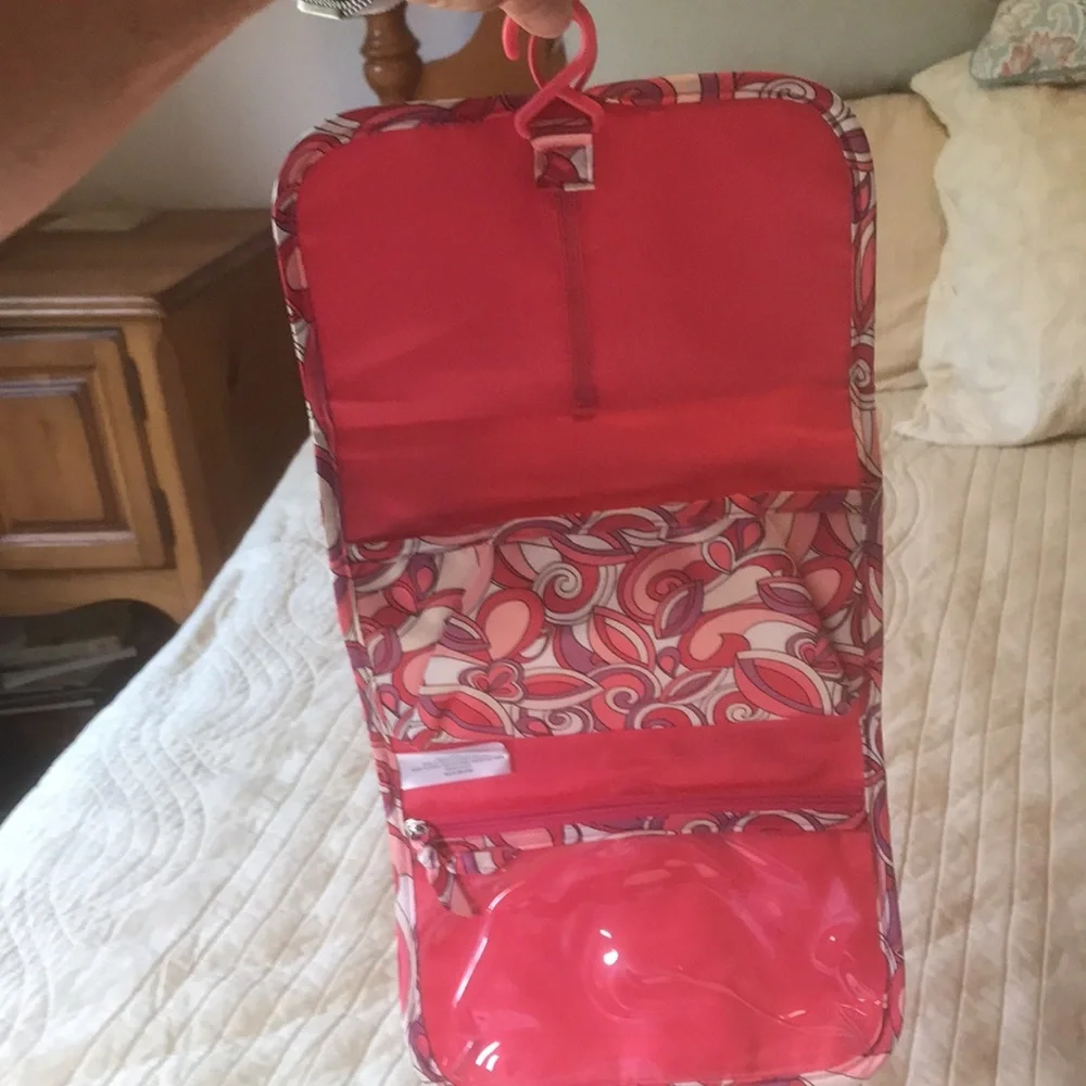Avon travel make