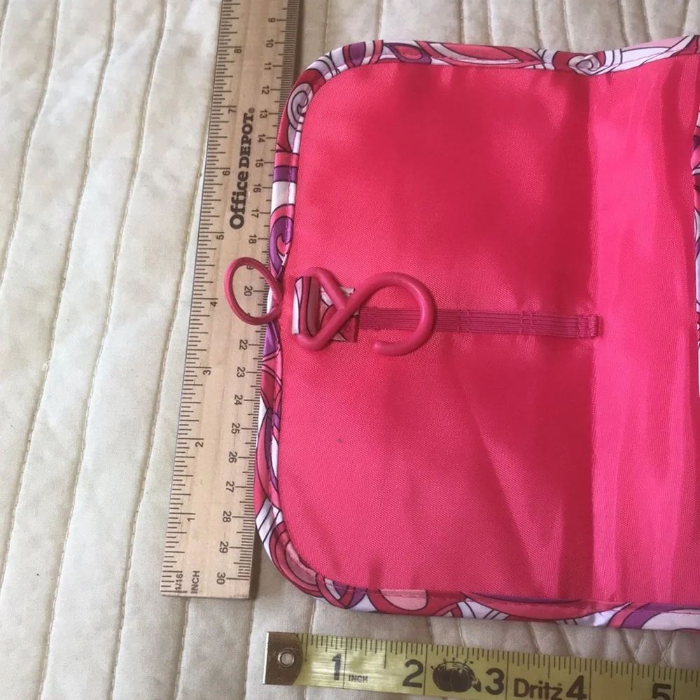 Avon travel make