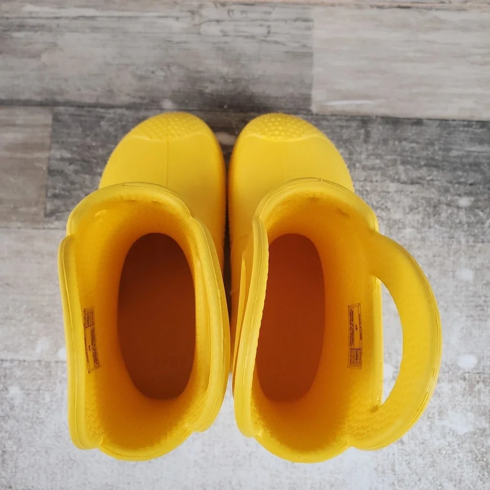 CROCS new without