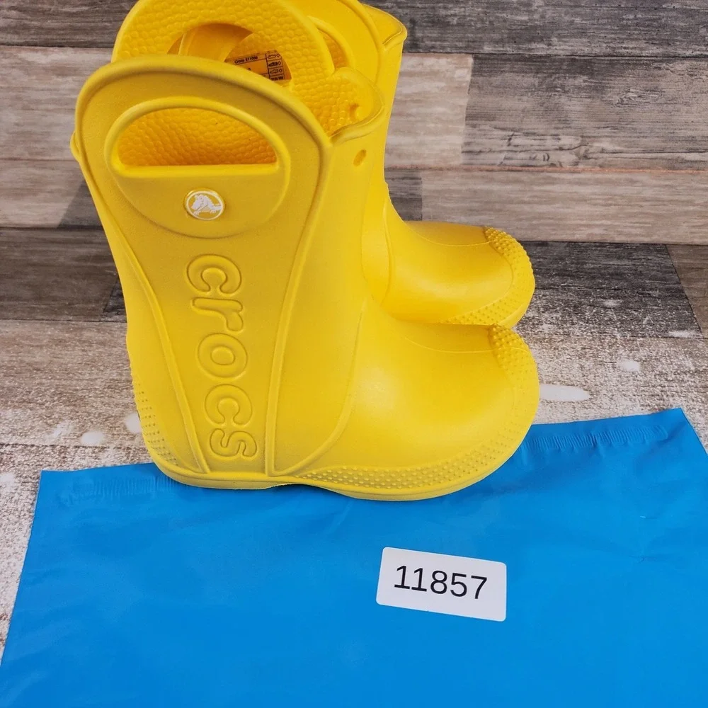 CROCS new without