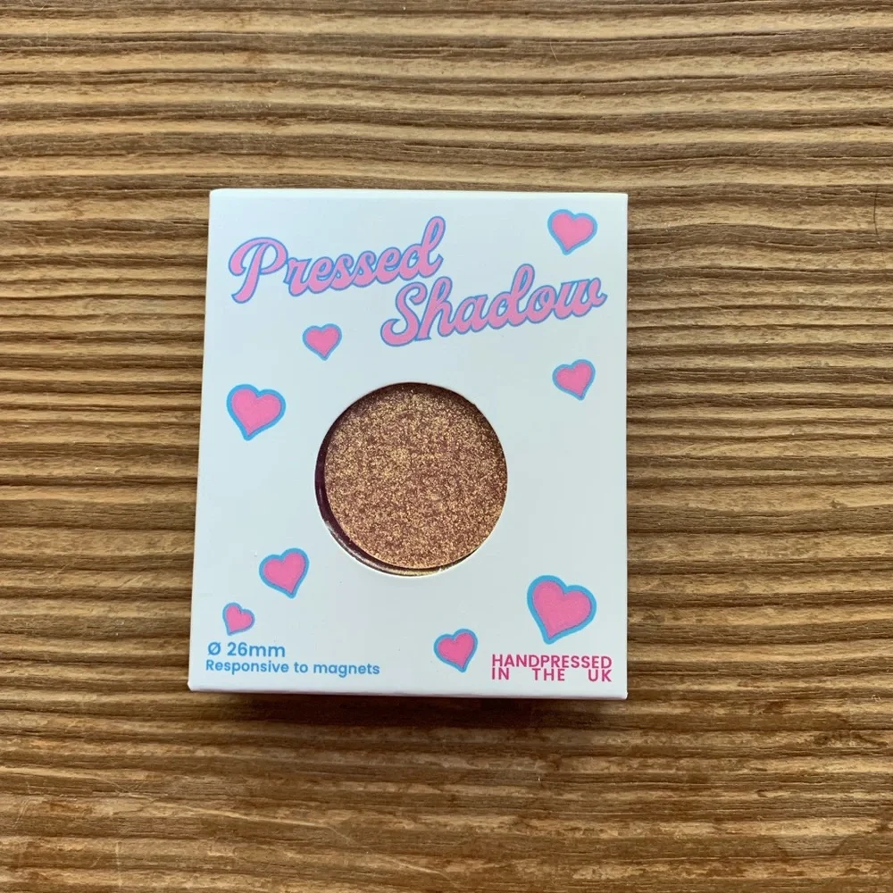 💰3/$30💰🎉HP🎉 New Rose Gold Pastel Roses UK Eyeshadow