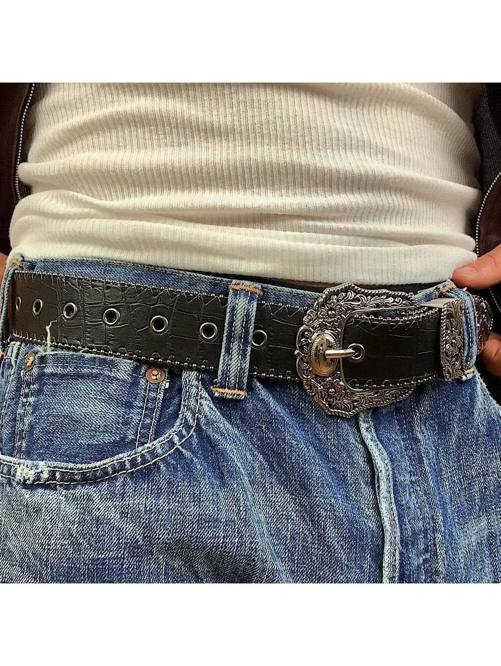 N/A @depop #y2kbelt