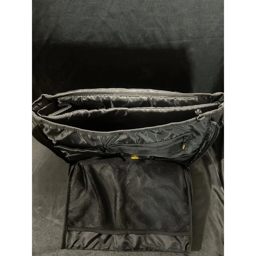 Targus laptop messenger