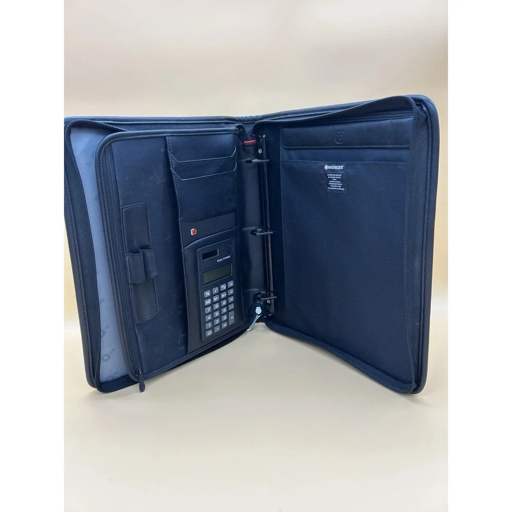 Wenger‎ Executive Business Vinyl Zippered Padfolio - Black 3 ring binder w/calc