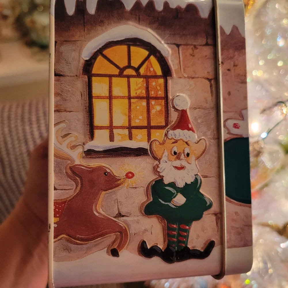Williams Sonoma Santa's Cookie Workhsop Tin Cookie Cutter Set ~ Cute ~ Like New