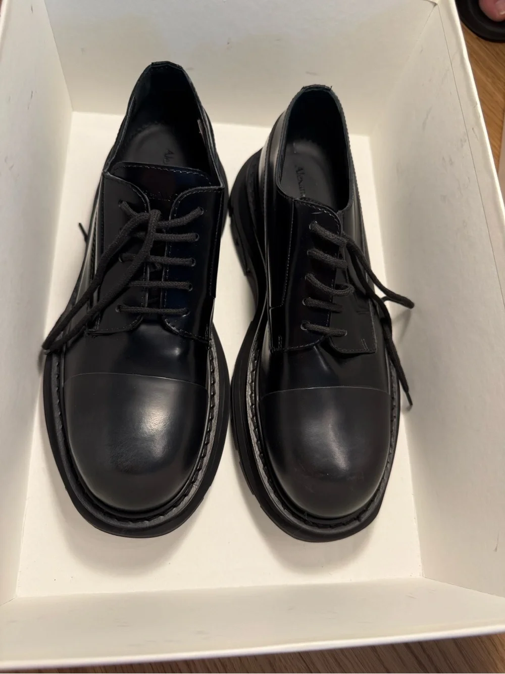 Alexander McQueen polished black