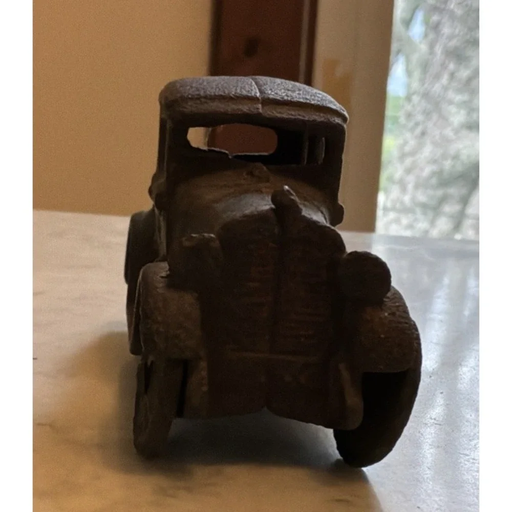 The Unbranded Brand antique cast