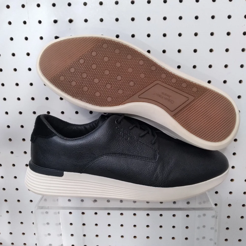 Calvin Klein excellent pre