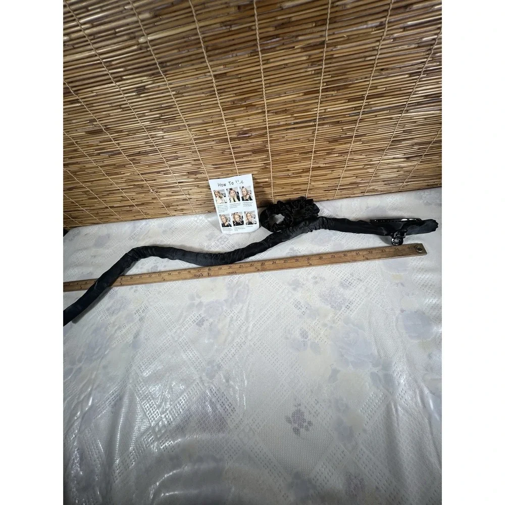 The Unbranded Brand heatless black