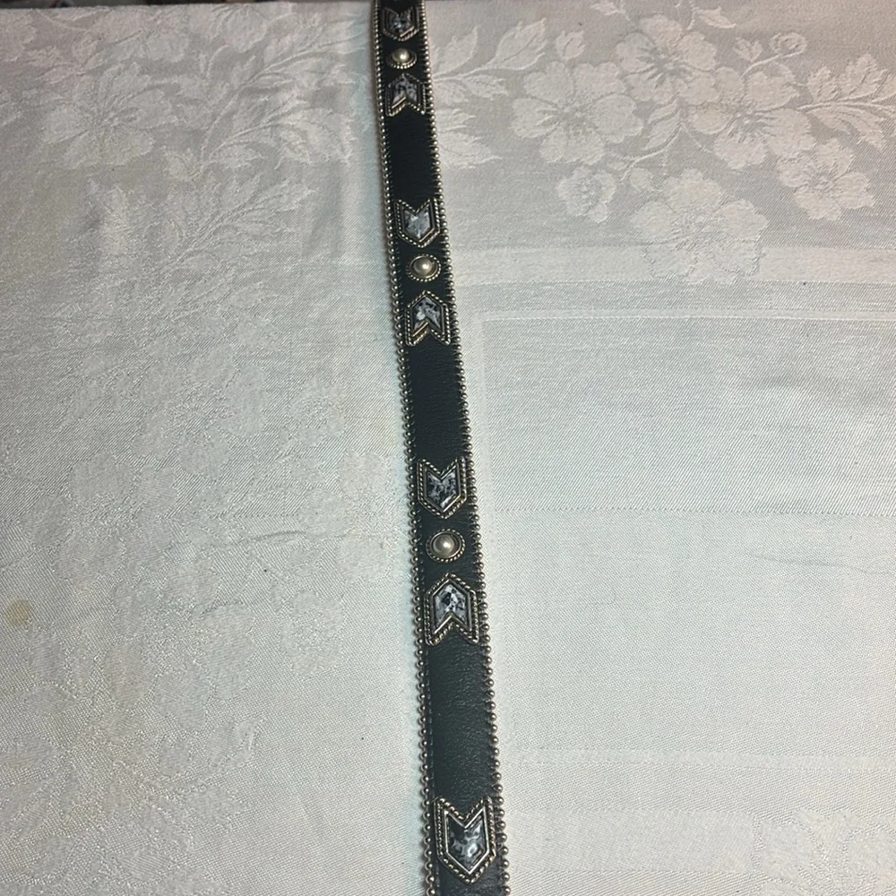 Cache western black