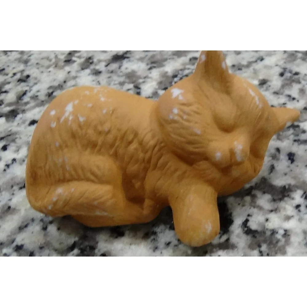Craft CAT KITTEN - LOT OF 30 Ceramic Figurines #397