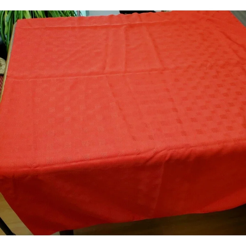 Unbranded vintage tableloth