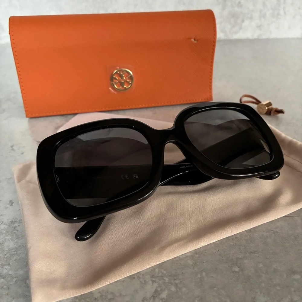 Tory Burch TY7179U 1709/87 Oversized Black Square Sunglasses NWOT w/ Case