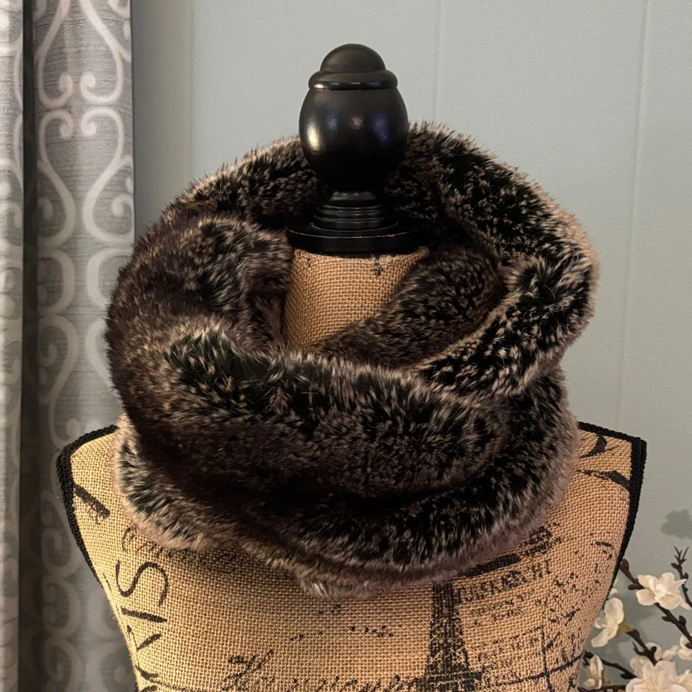 Tinley Road Faux Fur Infinity Scarf