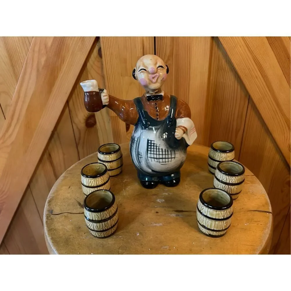 Vintage Decanter 6 Beer Barrel Glasses Man Waiter Oktoberfest Lederhosen Japan (