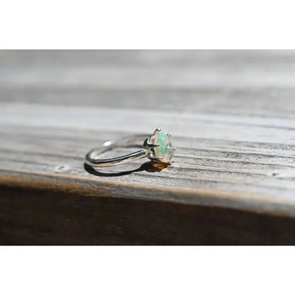Avello this ring