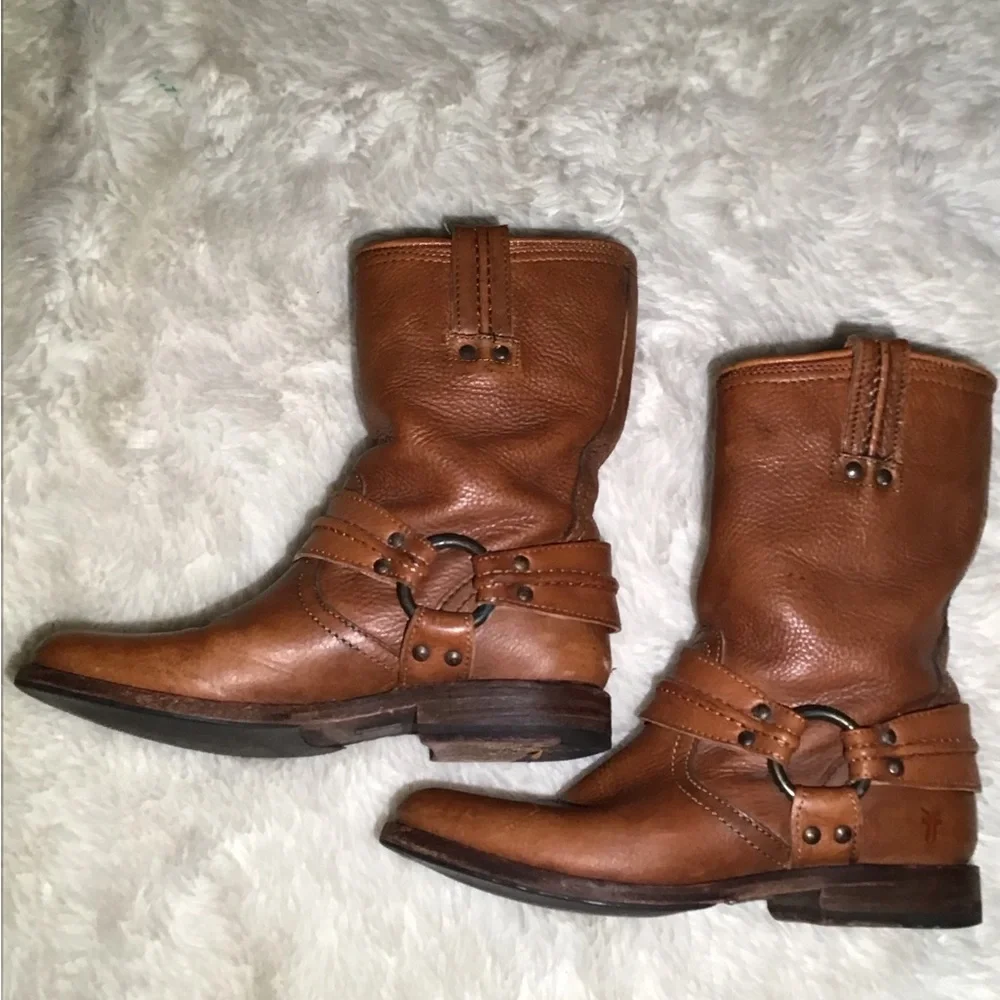 Frye worn but