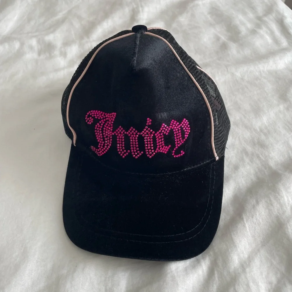 Juicy Couture Girls Black Velvet Trucker Hat | Pink Rhinestone Logo | Y2K