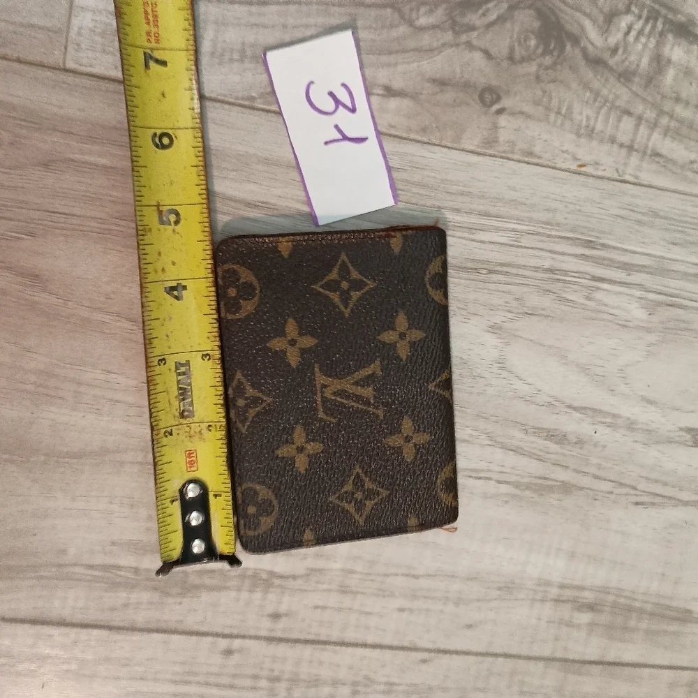 Louis Vuitton classic louis