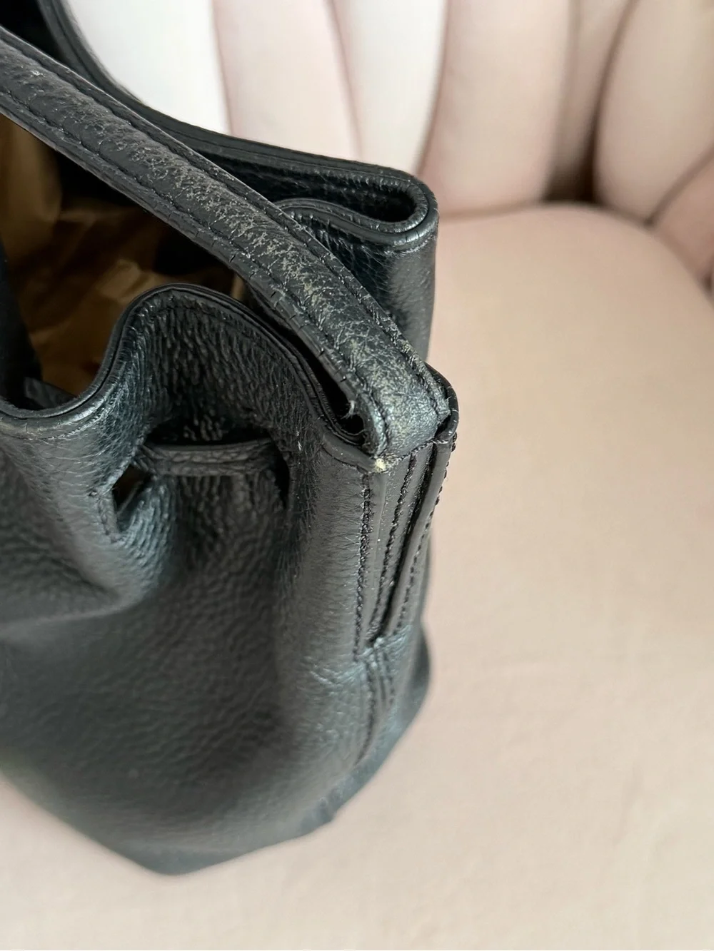 kate spade closure pebbled has