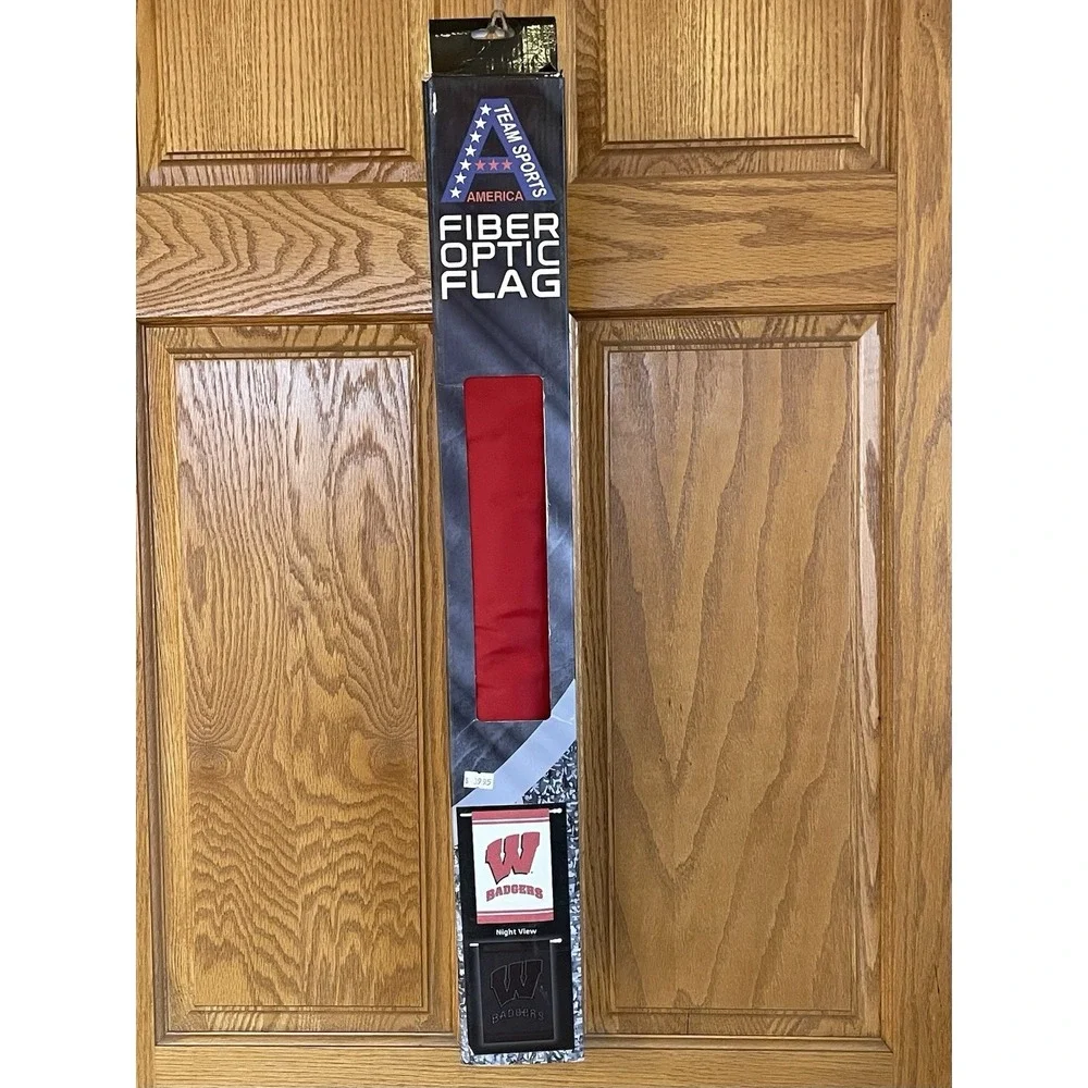 University of Wisconsin Badgers Flashing Fiber Optic Light Flag NIB Double Sided
