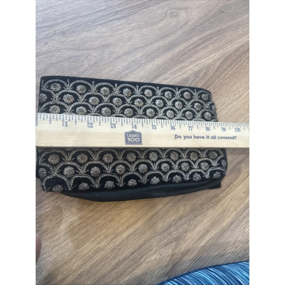 The Unbranded Brand vintage clutch