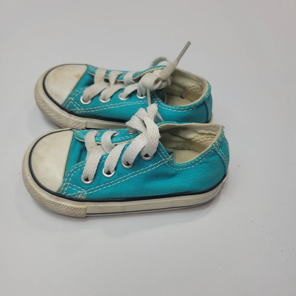 Converse step out