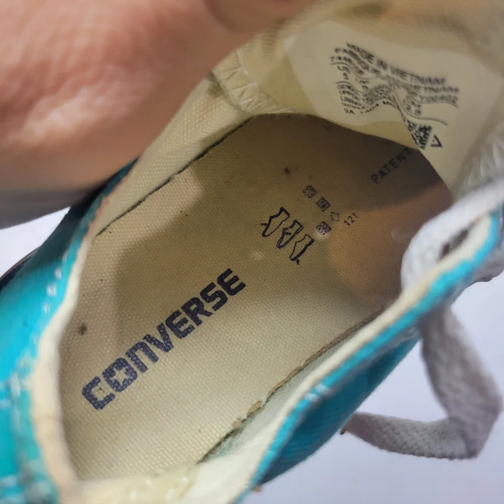 Converse step out