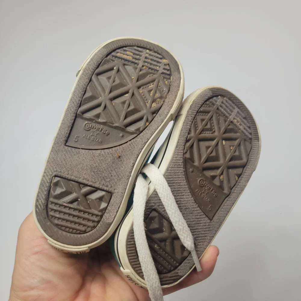 Converse step out