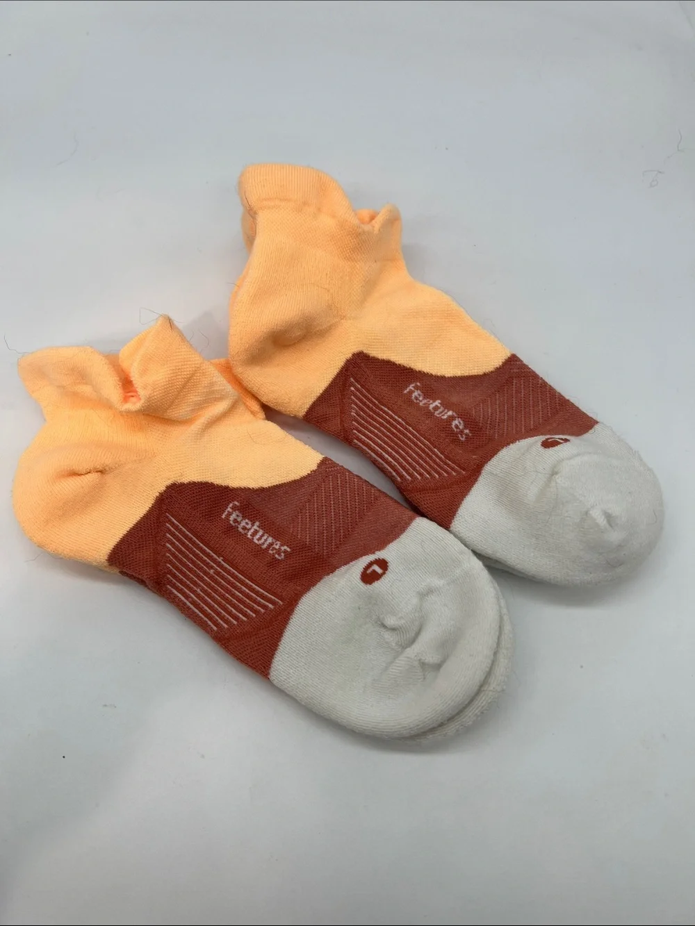 Feetures Elite Max Cushion No Show Tab Running Socks Medium 2 Pack New